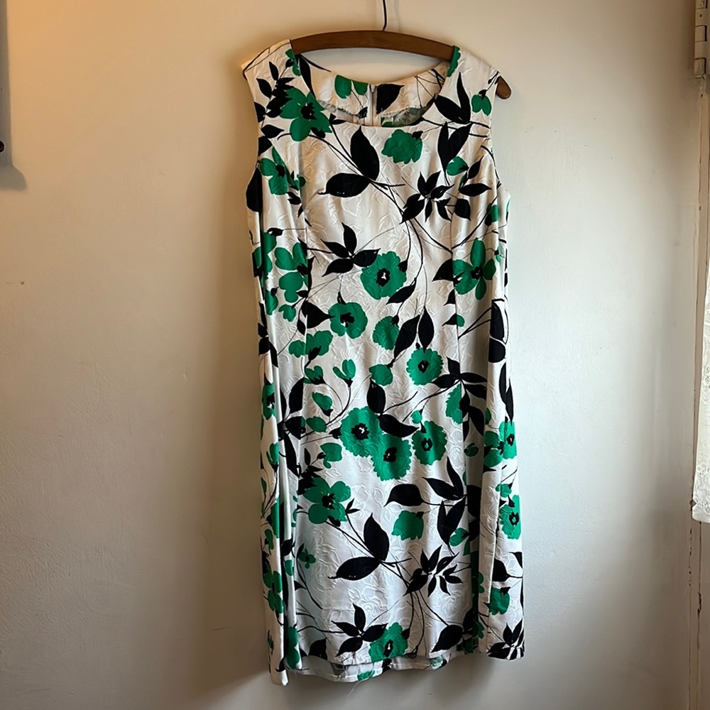 Vintage white, blue, green floral shift dress size medium